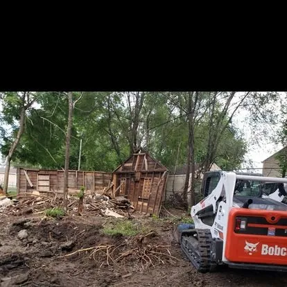 Top-rated yard cleanup service for homes across Des Moines, IA - I & P Contracting