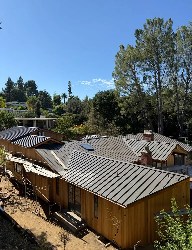 Affordable lawn care service in North Hollywood, CA by I Builders