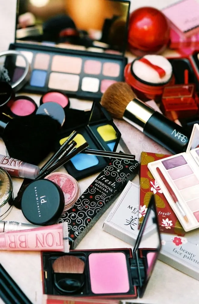 Affordable lawn care service for year-round maintenance in North Hollywood, CA by I Builders