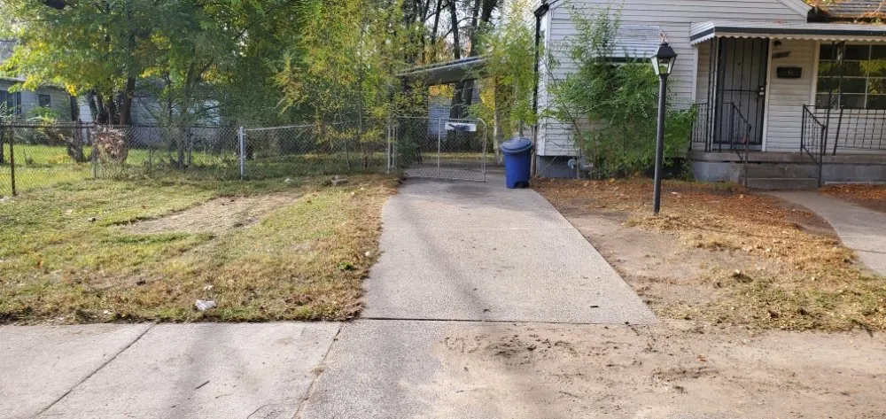 Reliable yard maintenance in Detroit, MI by I Care Lawn Service