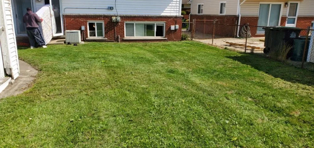 Custom lawn mowing service for beautiful yards across Detroit, MI - I Care Lawn Service