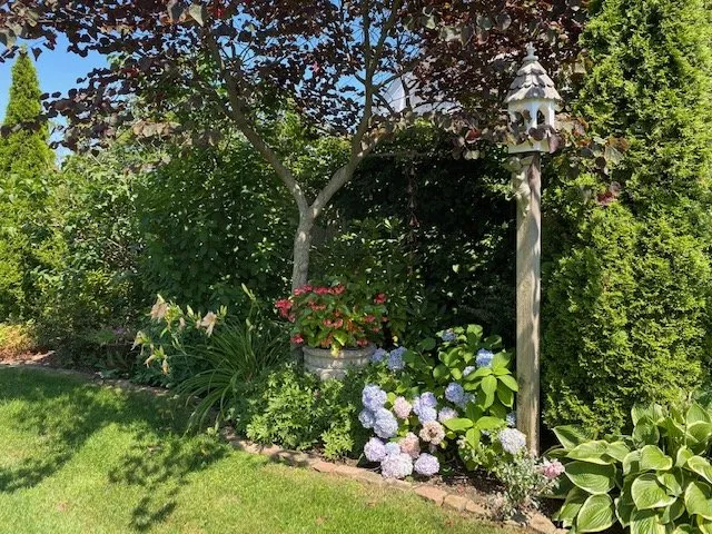 Custom landscaping services experts serving Brightwaters, NY - I Do Weeds NY