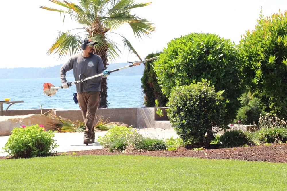 Custom outdoor landscaping experts serving Seattle, WA - I DO YARD Maintenance