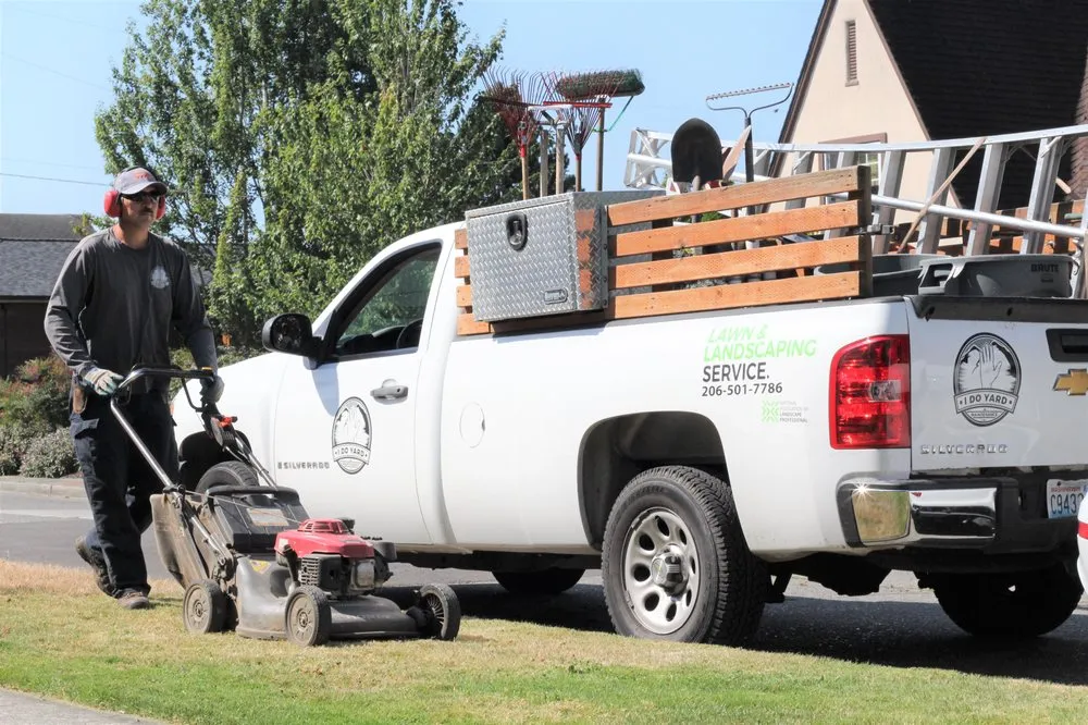 Expert outdoor landscaping in Seattle, WA - I DO YARD Maintenance