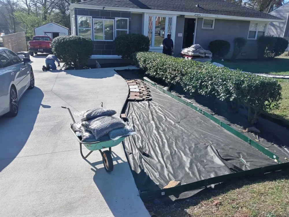 Professional garden landscaping experts serving Greenville, SC - I GOT DEALZ LANDSCAPING