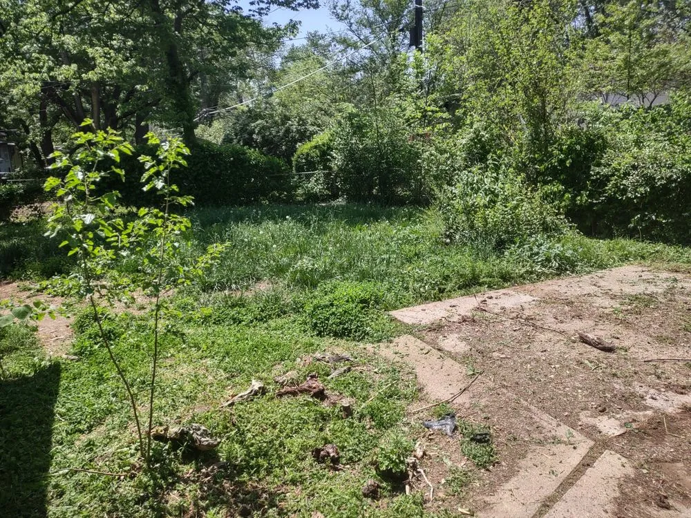 Affordable yard maintenance experts serving Topeka, KS - I Got Your Lawn From Now On