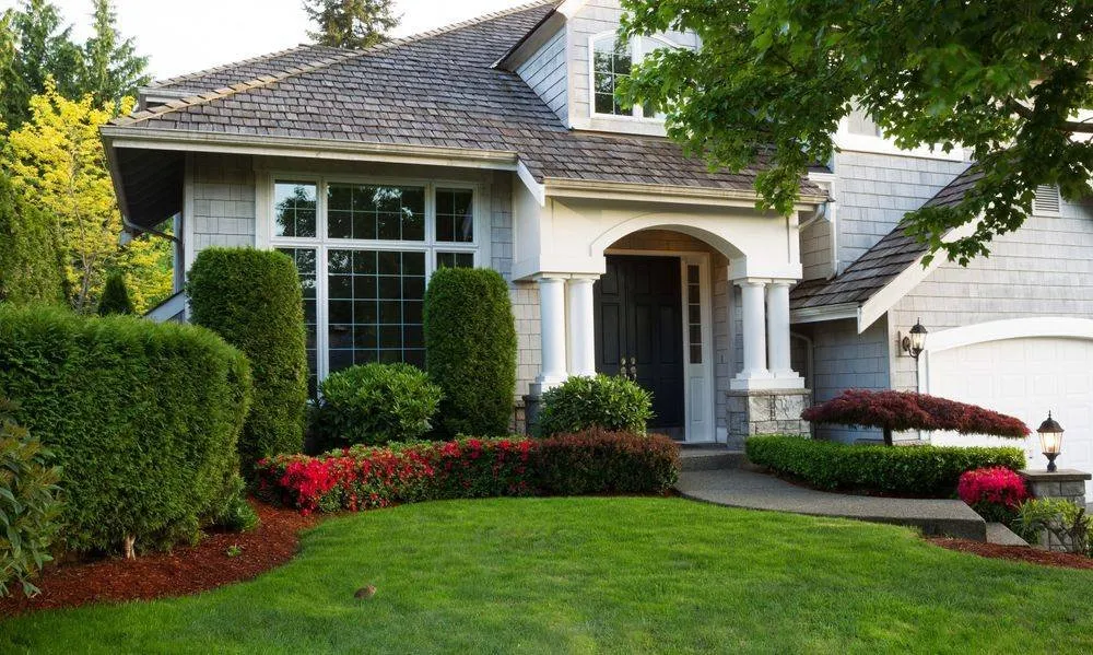 Top-rated garden landscaping with custom design across Roswell, GA - I Gotcha Lawn Care