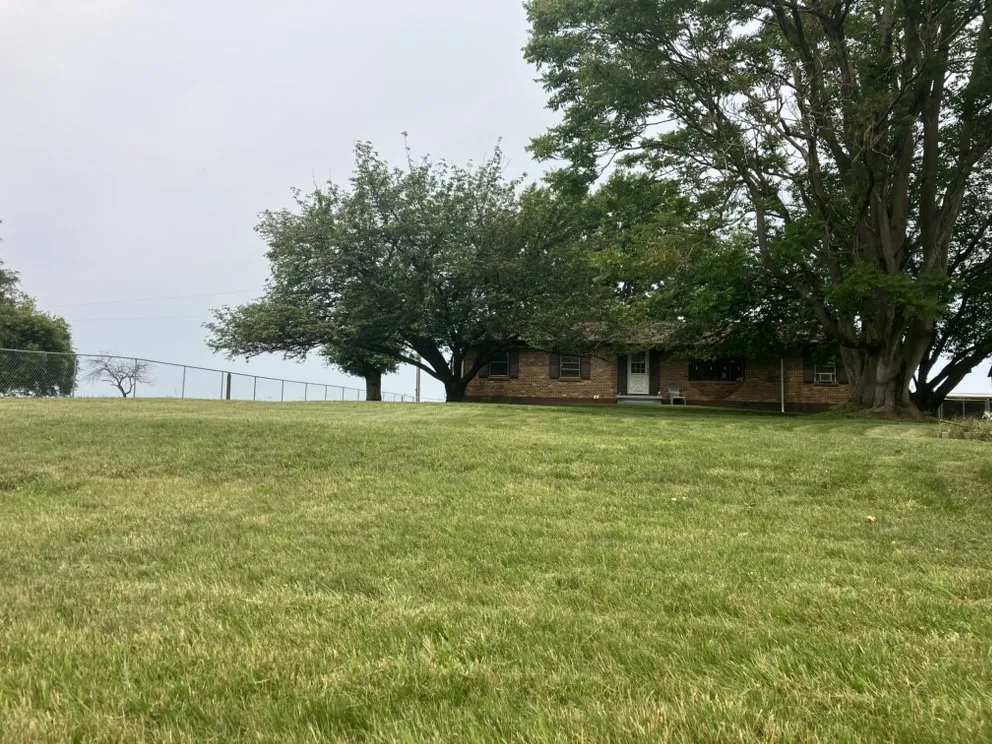 Local lawn care service in Mount Jackson, VA by I H N Services