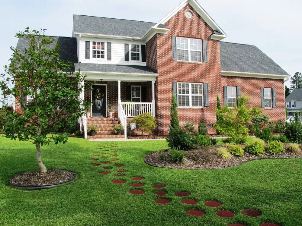 Expert yard maintenance in Folsom, CA - I Love My Gardener