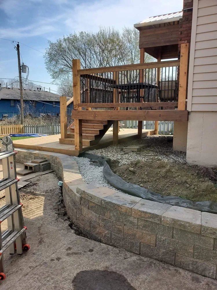 Professional lawn mowing service in Blue Springs, MO - I m Your Guy