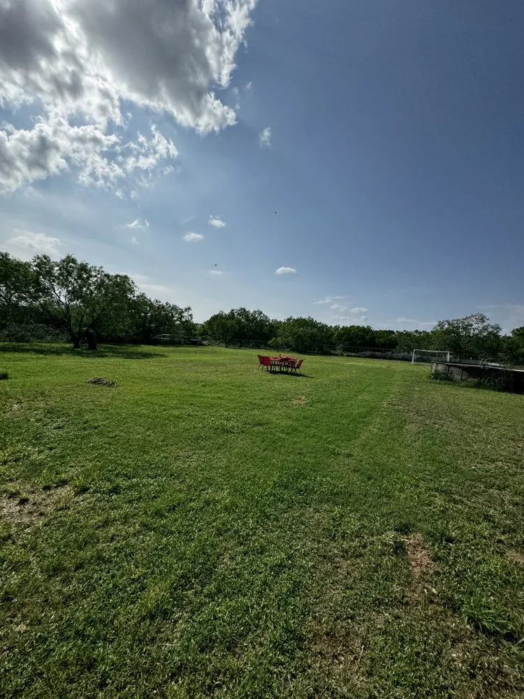 Expert garden landscaping experts serving Elmendorf, TX - I Mow Lawns