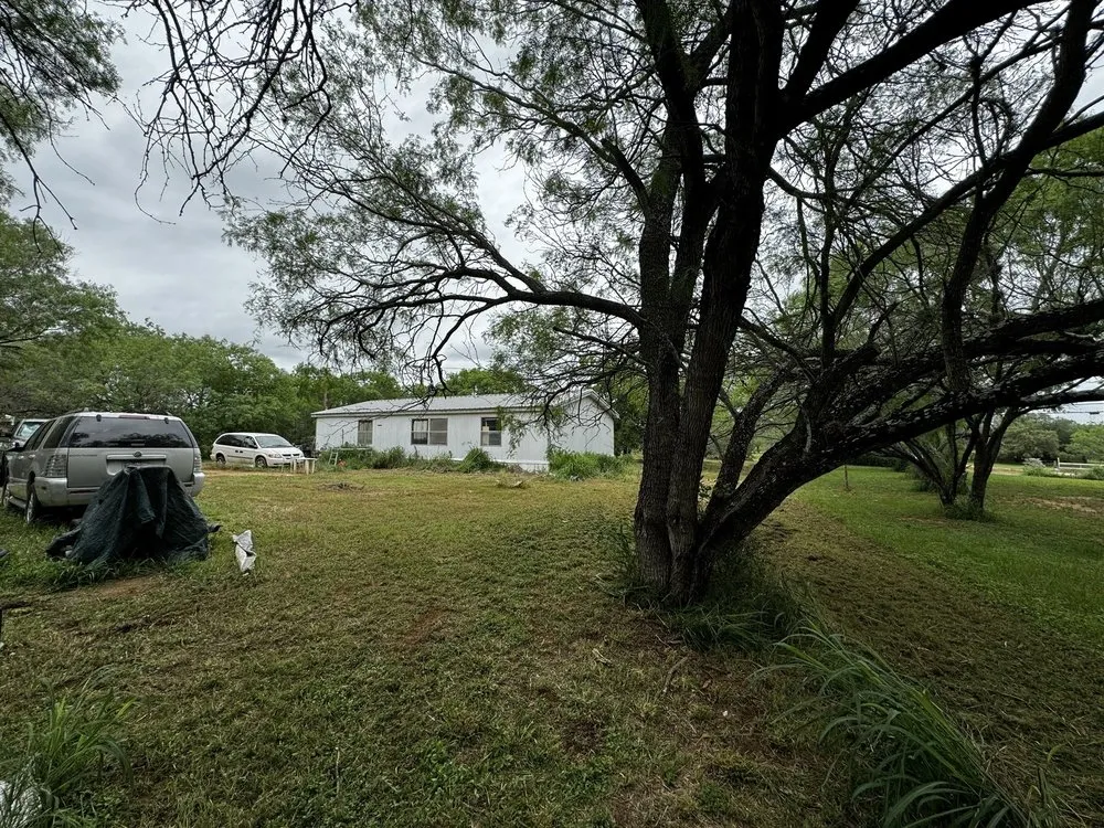 Trusted landscaping services near you in Elmendorf, TX by I Mow Lawns