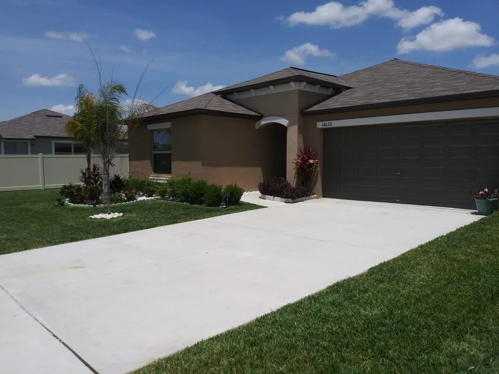 Custom yard cleanup service in Wimauma, FL by I T S Lawn Services