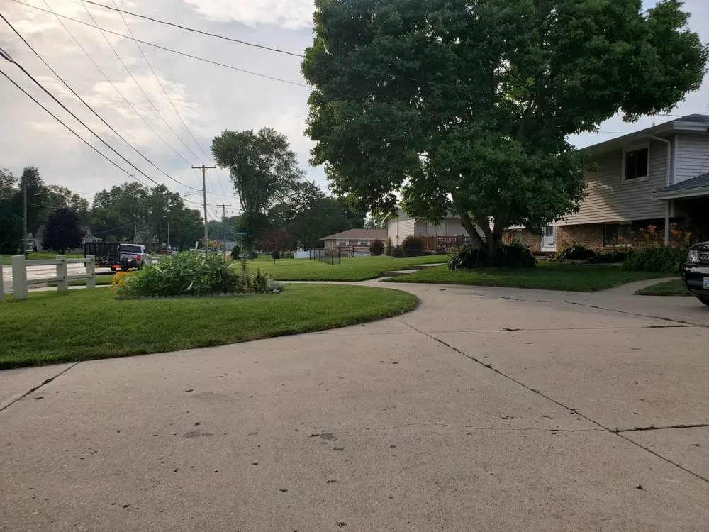 Custom outdoor landscaping in Peoria, IL by I Will Lawn Care