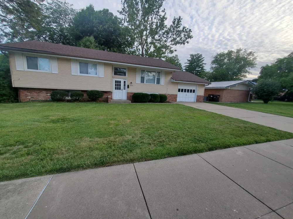 Trusted lawn care service in Peoria, IL by I Will Lawn Care