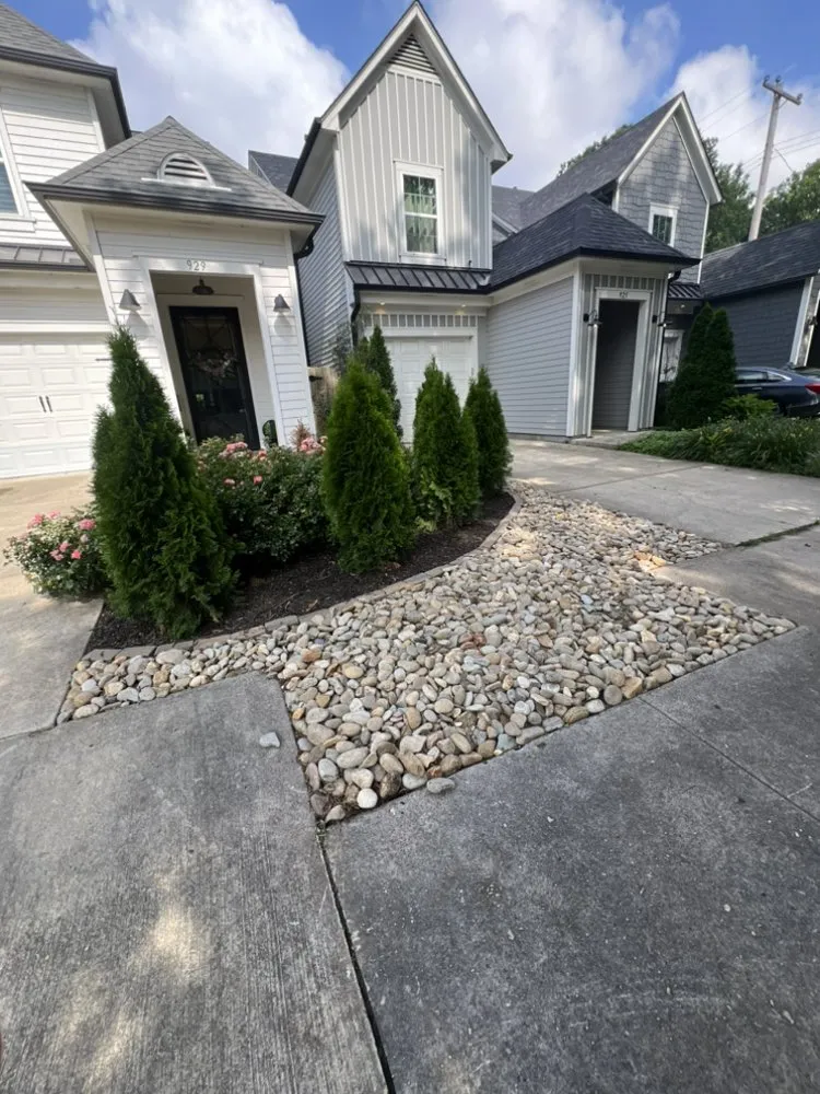 Expert landscaping services in Memphis, TN by I&A landscaping