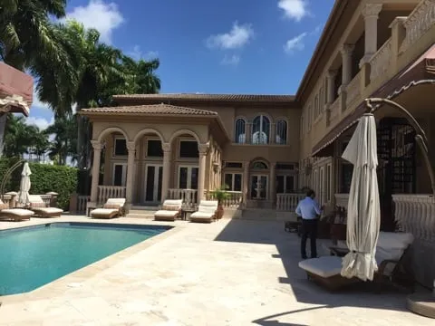 Top-rated lawn care service with custom design across Miami, FL - Ians Professional Image