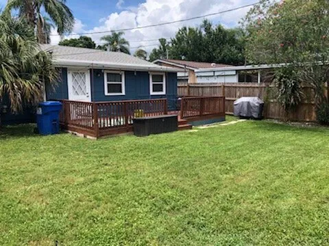 Affordable residential landscaping for year-round maintenance across St Petersburg, FL - IB At Ur Lawn Care