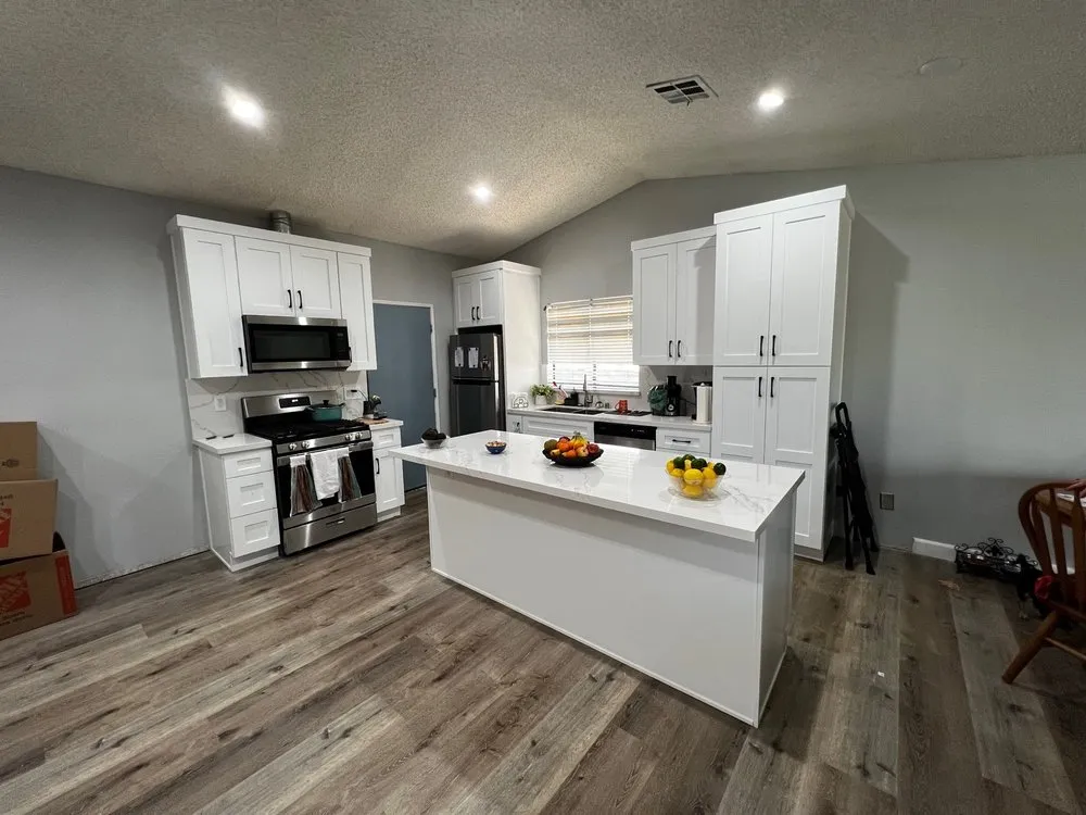 Custom lawn mowing service for year-round maintenance across NORTH HOLLYWOOD, CA - IB Dream Design