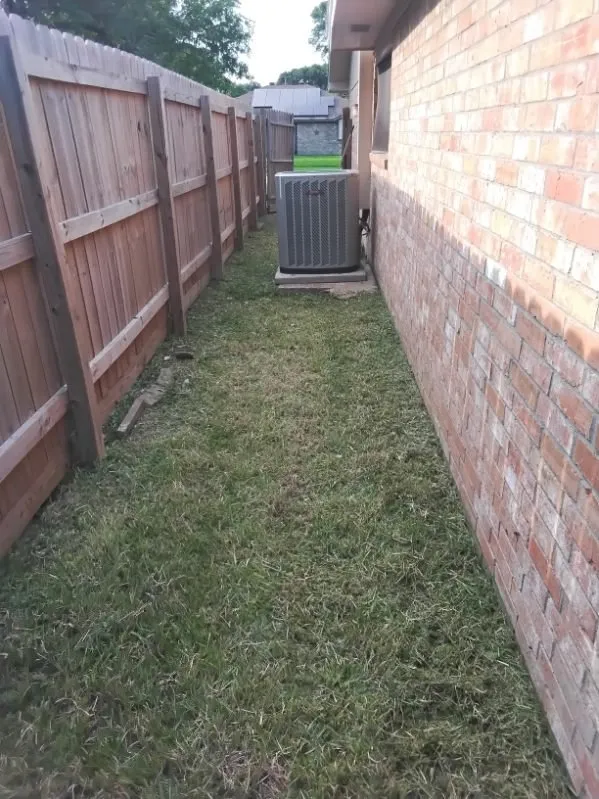 Top-rated lawn mowing service experts serving Pasadena, TX - Ibarra's Landscape