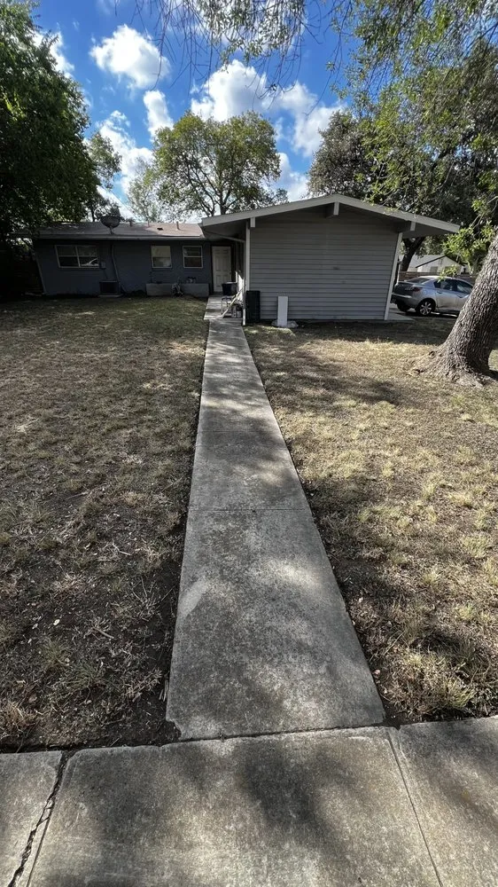 Reliable lawn mowing service experts serving San Antonio, TX - Ibarra’s Landscaping Services