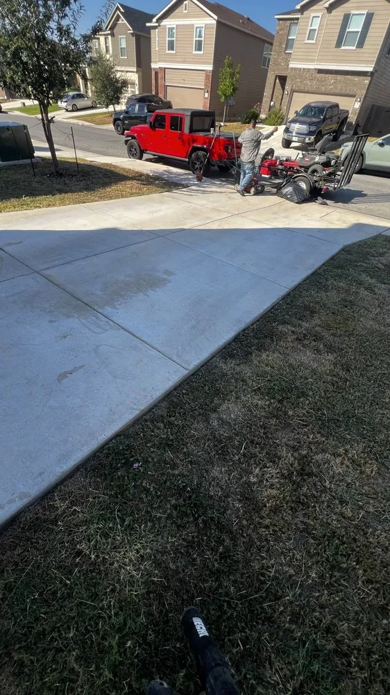 Custom lawn mowing service near you in San Antonio, TX by Ibarra’s Landscaping Services