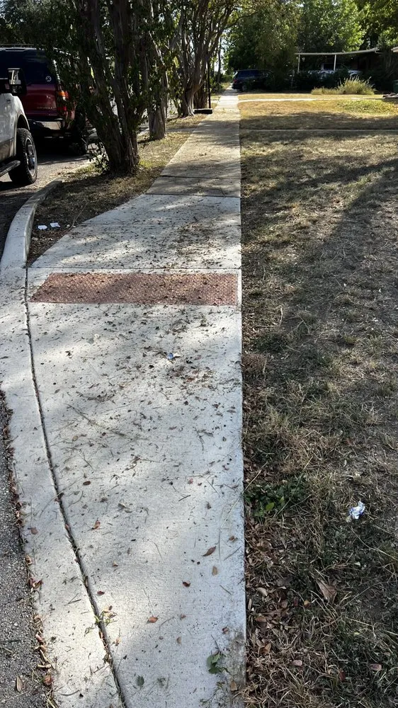 Reliable residential landscaping in San Antonio, TX by Ibarra’s Landscaping Services