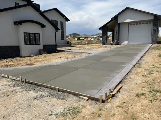 IC Landscaping & Concrete Logo