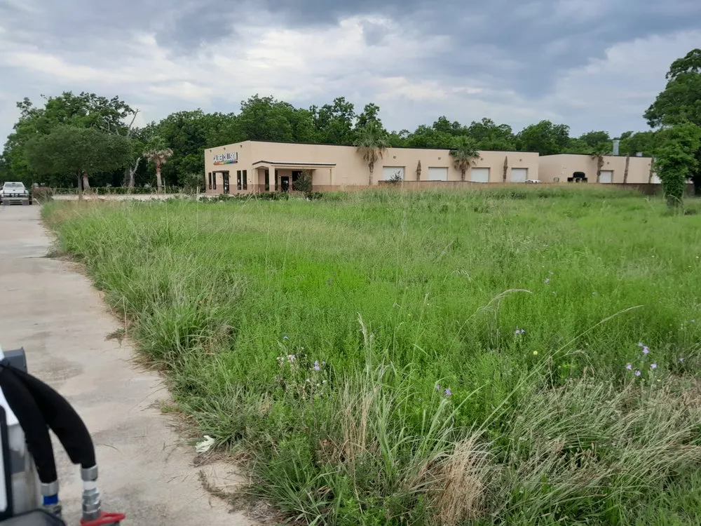 Reliable outdoor landscaping experts serving Spring, TX - iCanDigIt