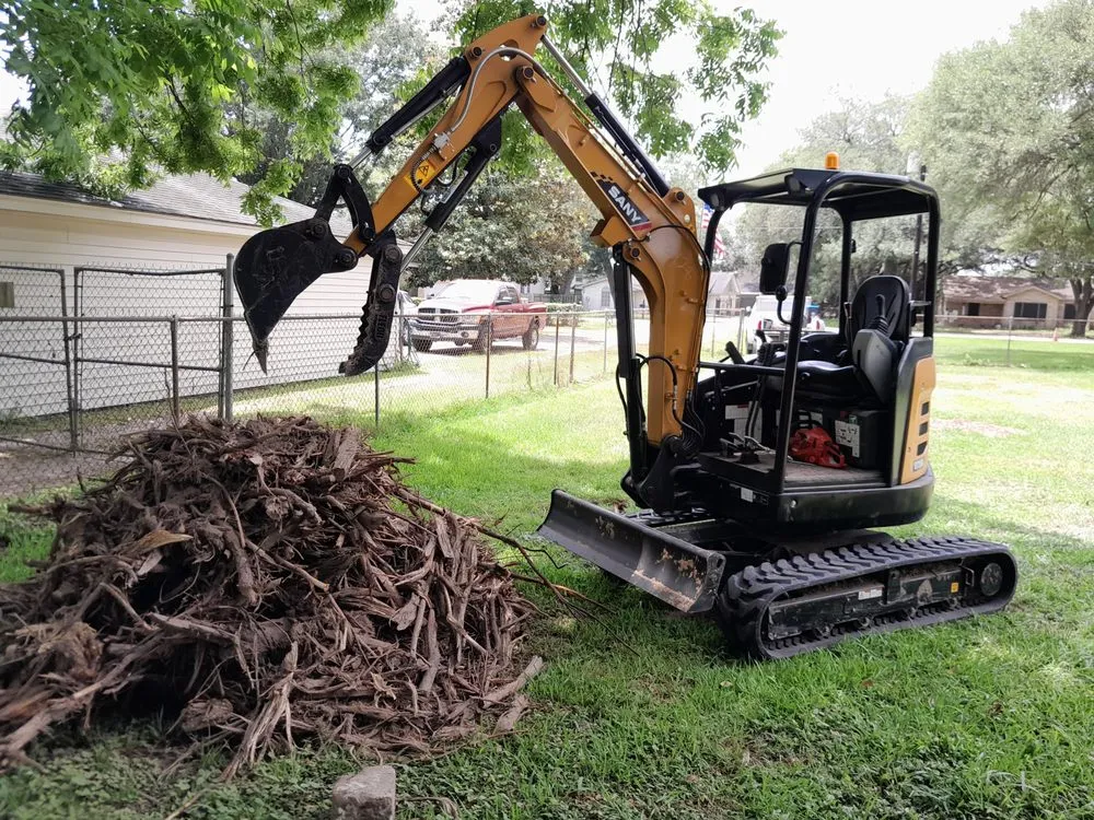 Expert yard cleanup service in Spring, TX - iCanDigIt