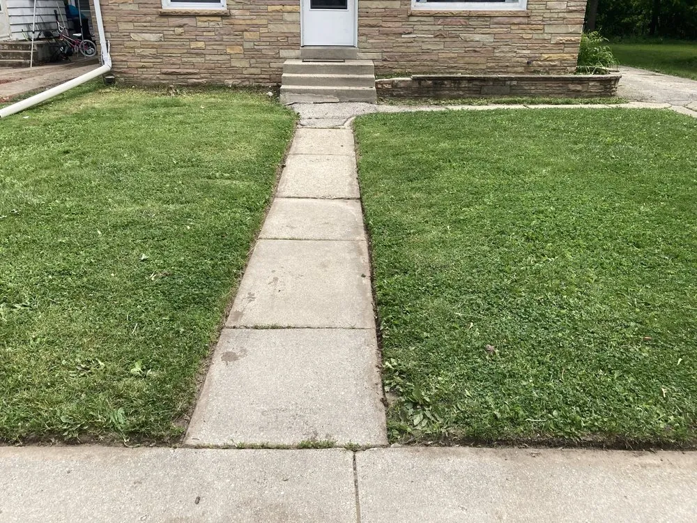 Expert lawn mowing service experts serving Milwaukee, WI - I.C.E Lawncare and snow removal