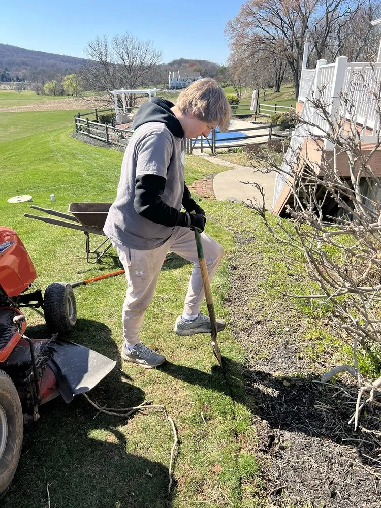 Custom yard cleanup service near you in Pottstown, PA by Iconic Cleanup