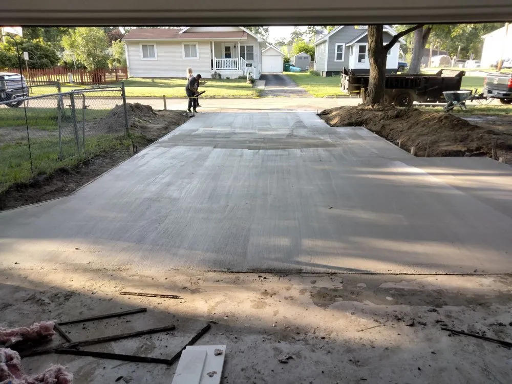 Top-rated lawn mowing service experts serving Fenton, MI - I'd Get'er Done