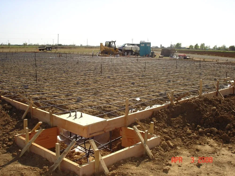 Professional yard cleanup service in Menlo Park, CA by Ideal Landscape & Concrete