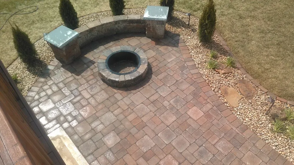 Top-rated lawn mowing service in Belleville, IL - Ideal Landscape