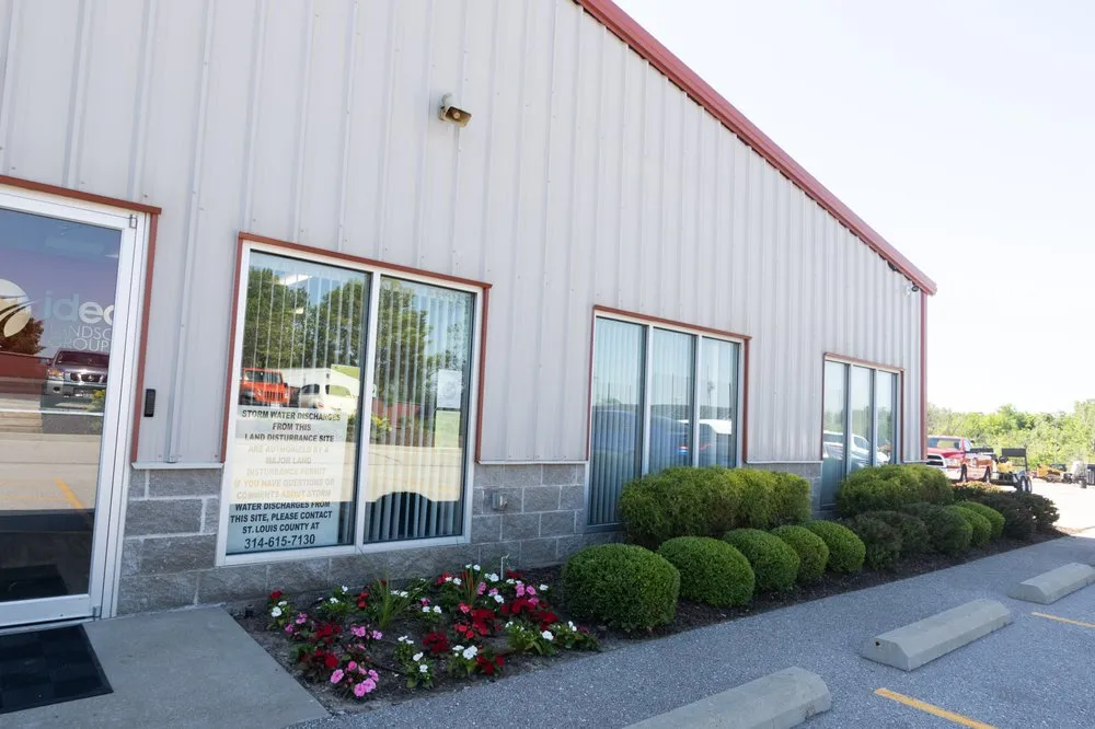 Trusted garden landscaping in St. Louis, MO by Ideal Landscape Group