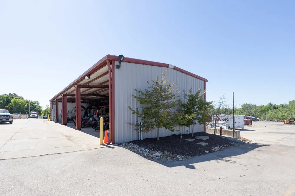 Local lawn mowing service for year-round maintenance across St. Louis, MO - Ideal Landscape Group