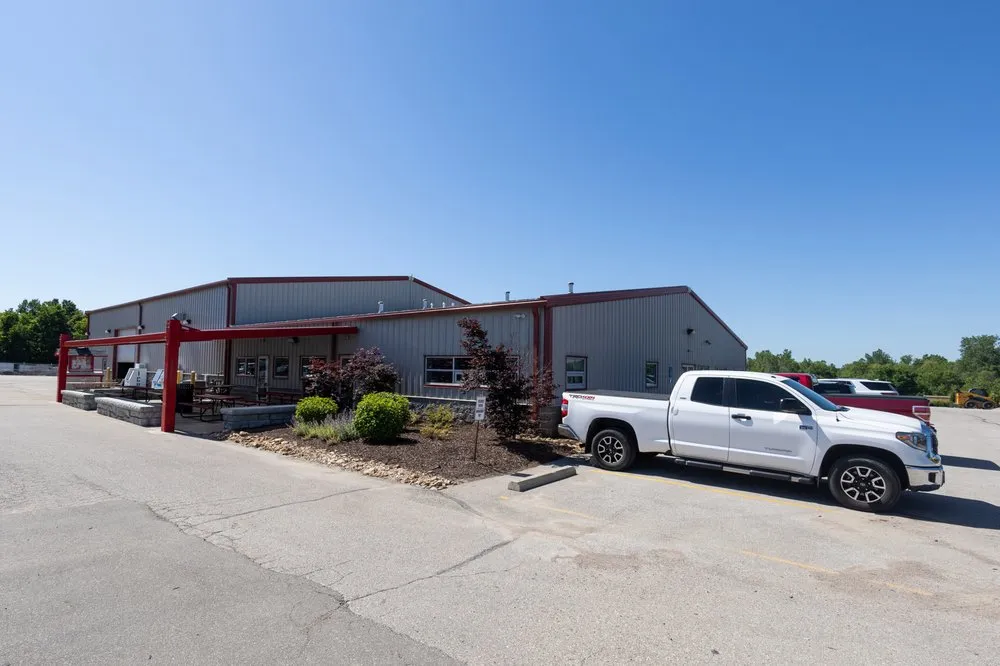 Expert outdoor landscaping experts serving St. Louis, MO - Ideal Landscape Group