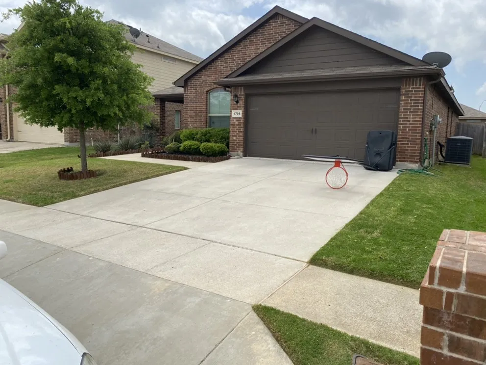 Trusted lawn care service in Fort Worth, TX by Ideal Lawn Care