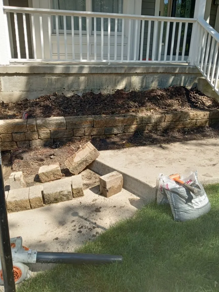 Custom garden landscaping in Overland Park, KS - Idesign Landscapes And Consulting