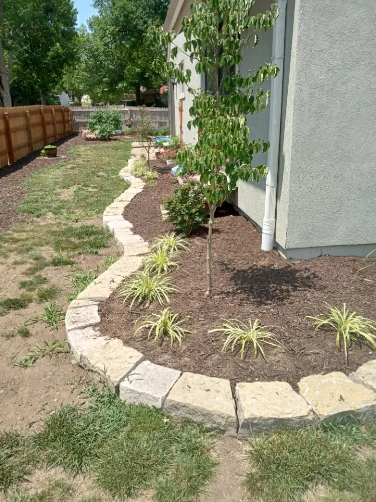 Professional garden landscaping experts serving Overland Park, KS - Idesign Landscapes And Consulting