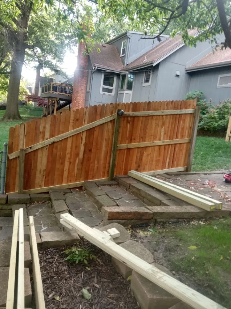 Top-rated yard cleanup service for year-round maintenance across Overland Park, KS - Idesign Landscapes And Consulting