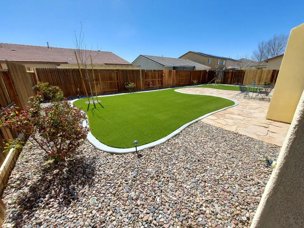 Affordable garden landscaping for year-round maintenance across Mojave, CA - I&E RICARDEZ LANDSCAPING & MAINTENANCE
