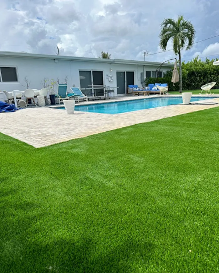 Professional yard cleanup service in Miami, FL - IFM Turf