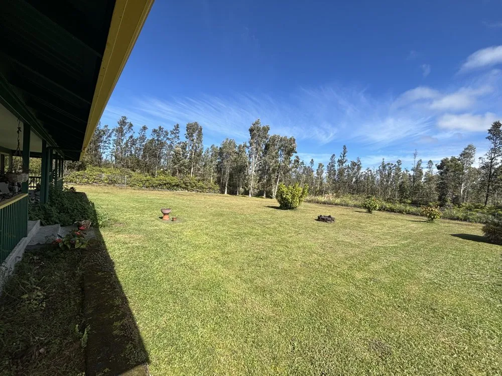 Local garden landscaping in Keaau, HI by Igb Yard Service