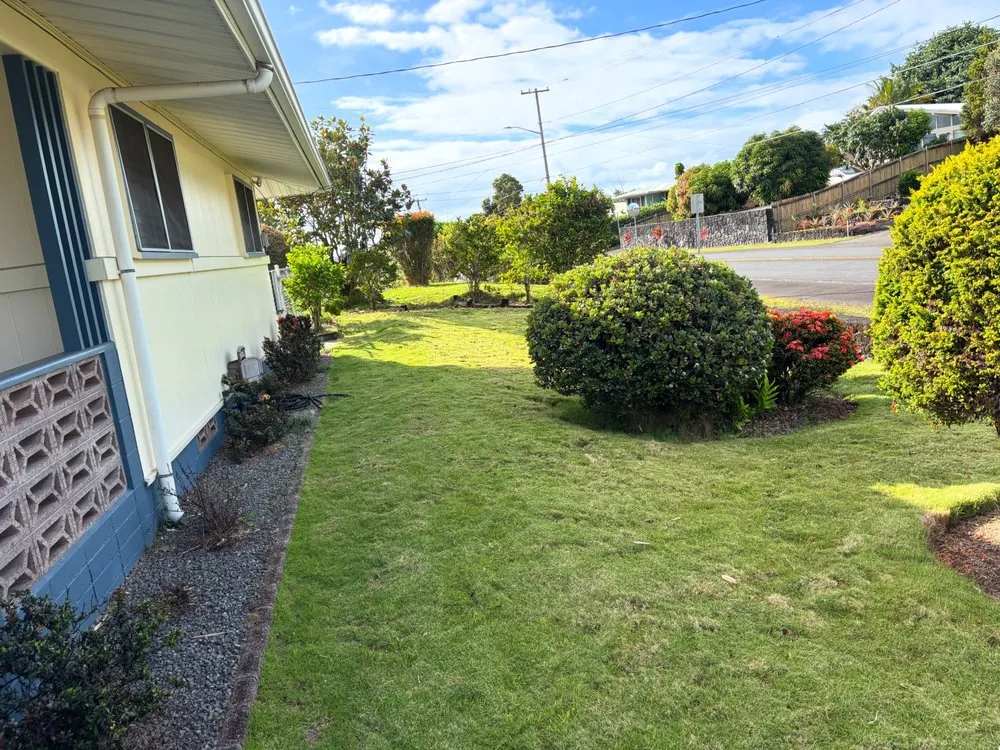 Top-rated landscape design for year-round maintenance in Keaau, HI by Igb Yard Service