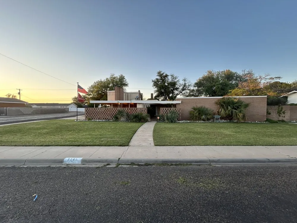 Local landscaping services experts serving Midland, TX - Iglesias Cutz