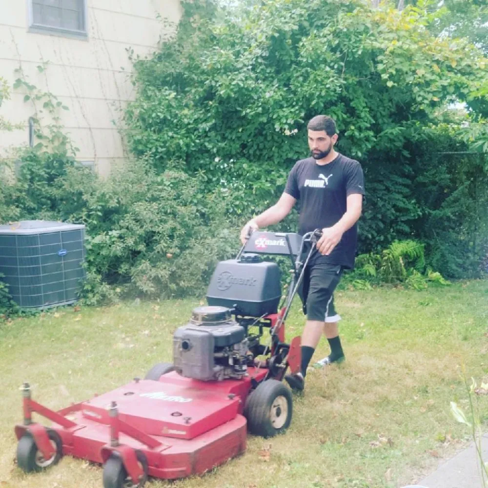 Top-rated garden landscaping for year-round maintenance in Newark, DE by Igo Landscaping