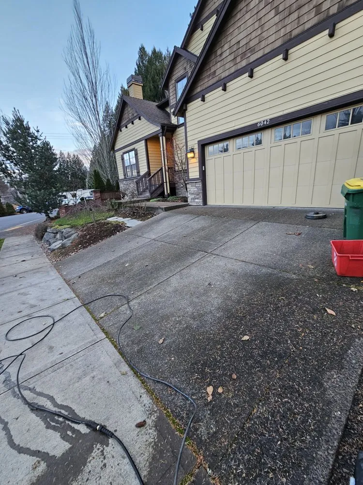 Reliable lawn mowing service experts serving Portland, OR - IGP Pressure Wash & Lawn Care