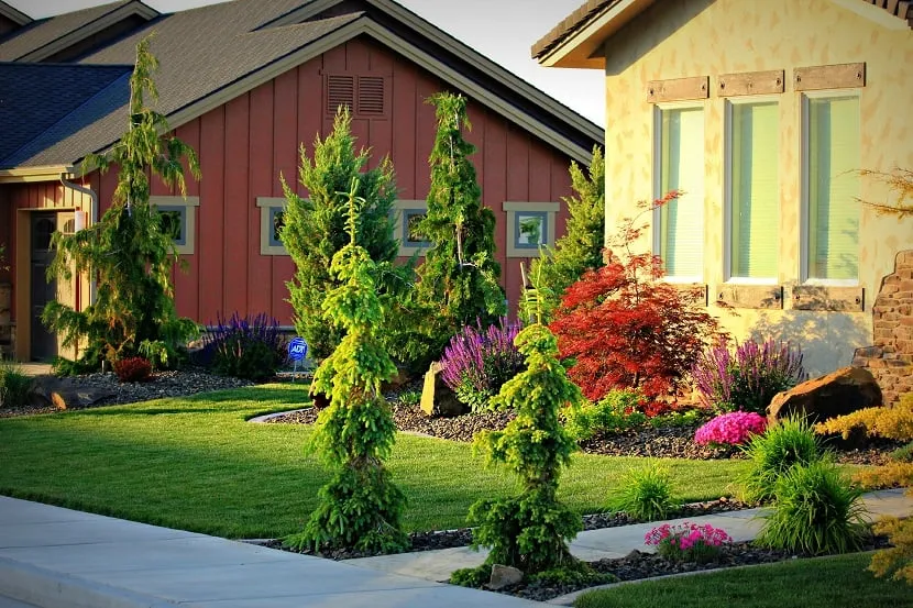 Professional garden landscaping in Kennewick, WA by IGT Landscaping & Excavation